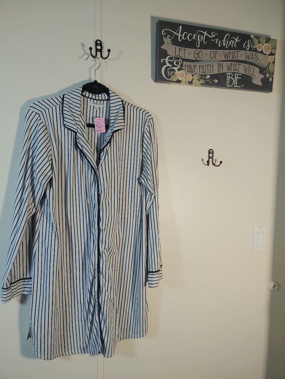 Anne Klein Large Black And White Striped Long Sleeve Nightshirt